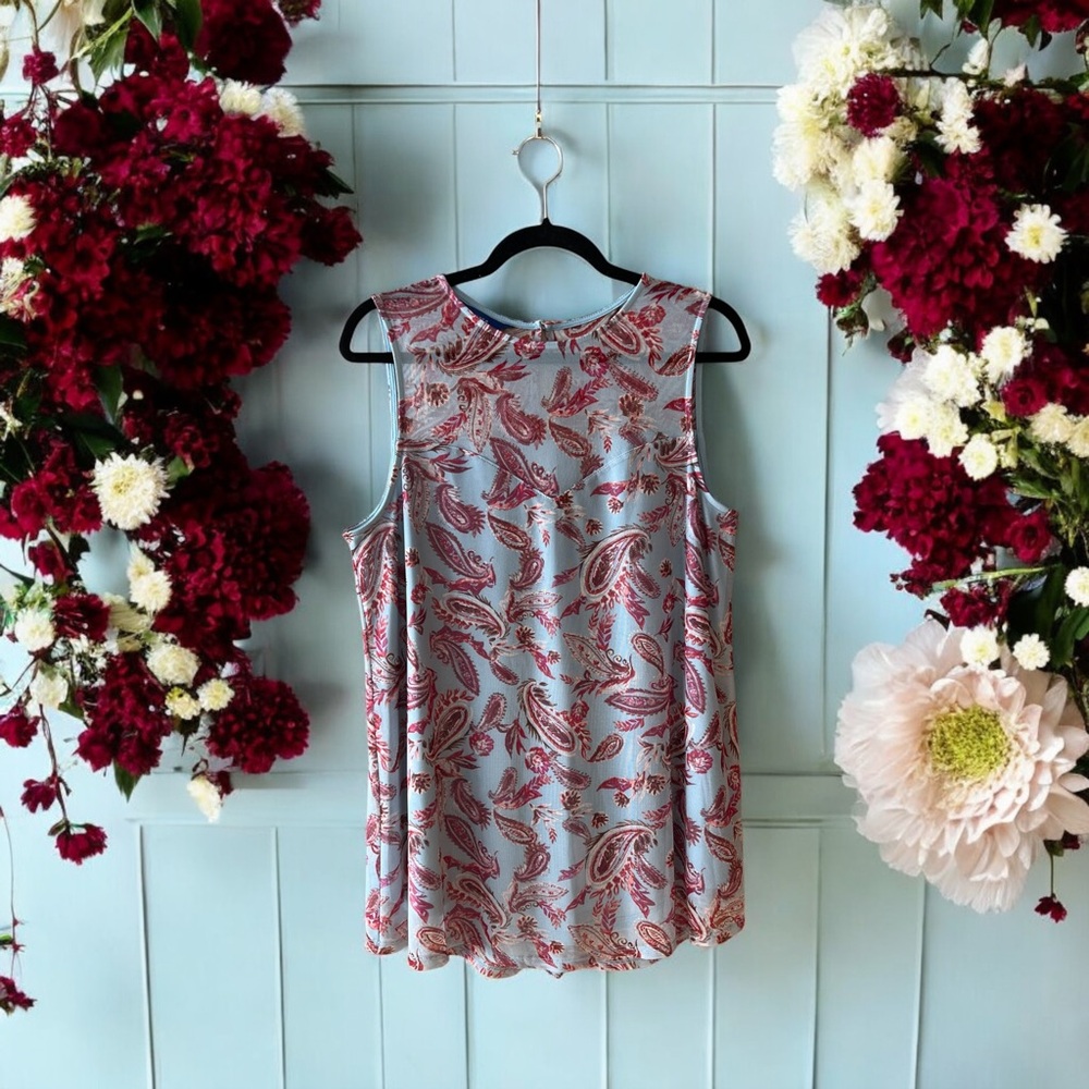 Apt. 9 Light Blue Sleeveless Top with Burgundy/Pink/White Paisley/Floral Print